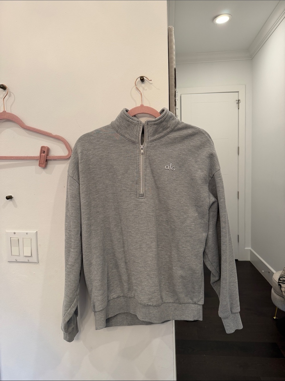 ALO Yoga Men's or Women’s Light Gray Half-Zip Pullover Sweatshirt